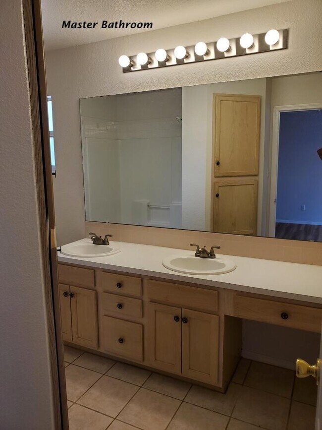 Building Photo - 846 San Juan Dr