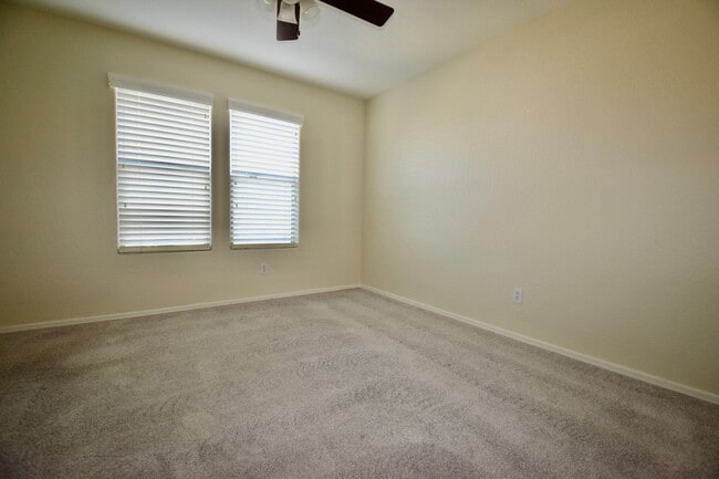 Building Photo - Beautiful Seville Area 4 bedroom Home!