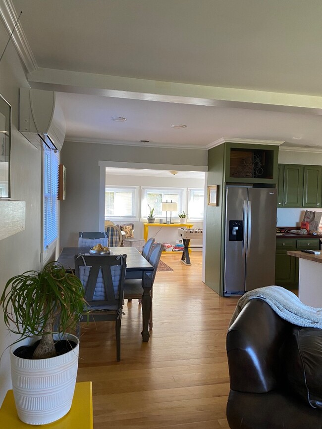 Building Photo - 67 Suncrest Terrace