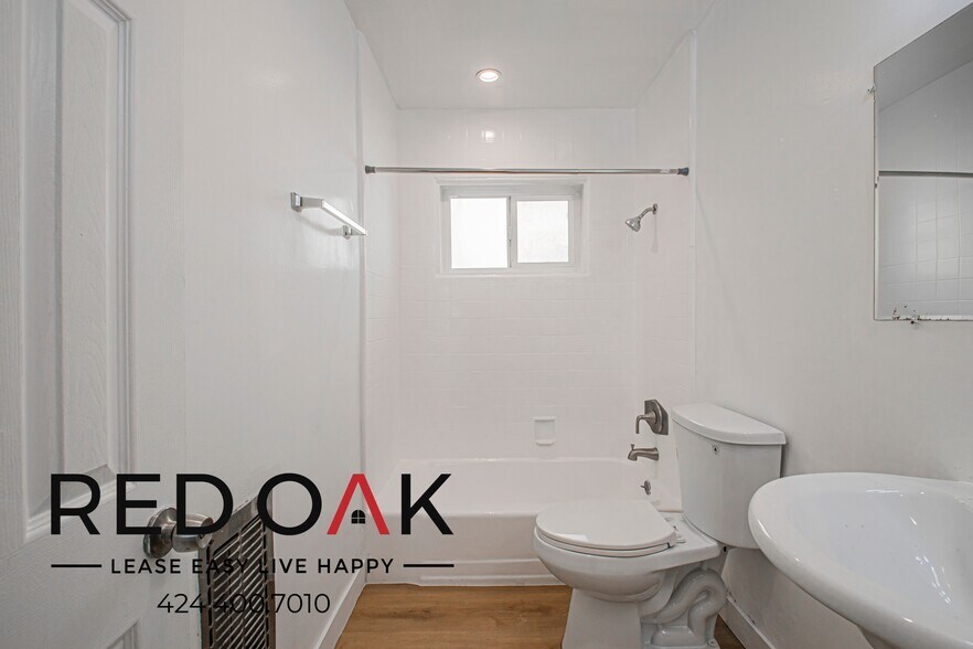 Building Photo - 126 Catalina St