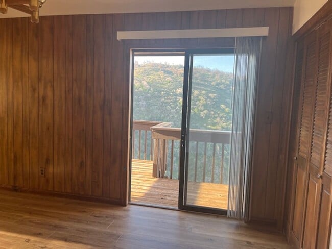 Building Photo - Amazing Mountain Views...