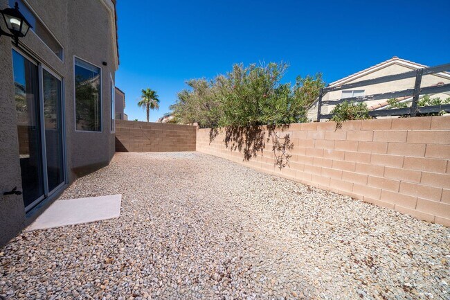 Building Photo - Fully Furnished Single Story Near Silverado Ranch