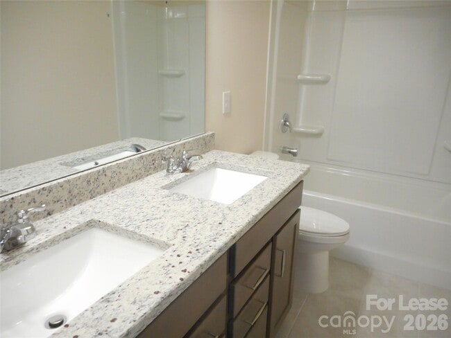 Building Photo - 17015 Dogwood Crk Ln