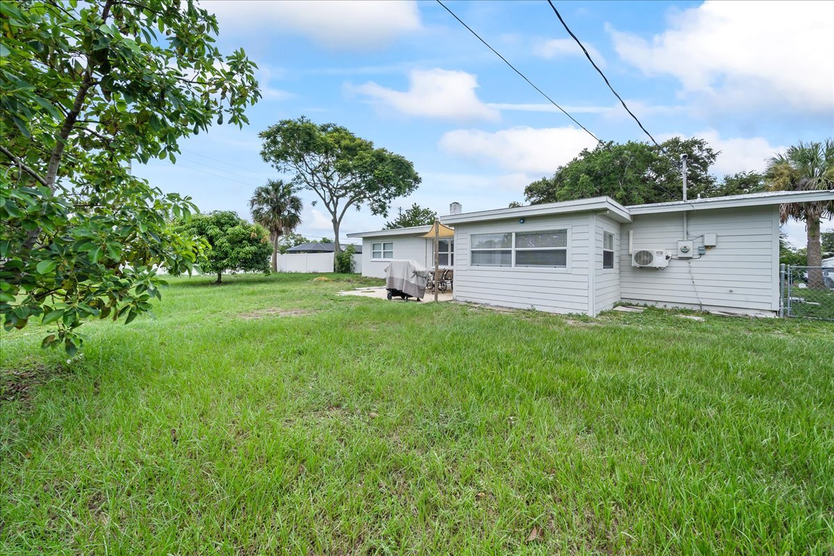 Building Photo - 1610 Glen Haven Dr