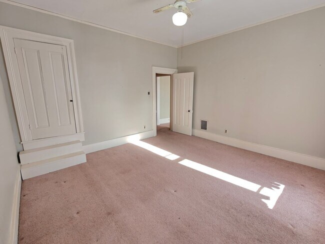 Building Photo - 26 E Mechanic St