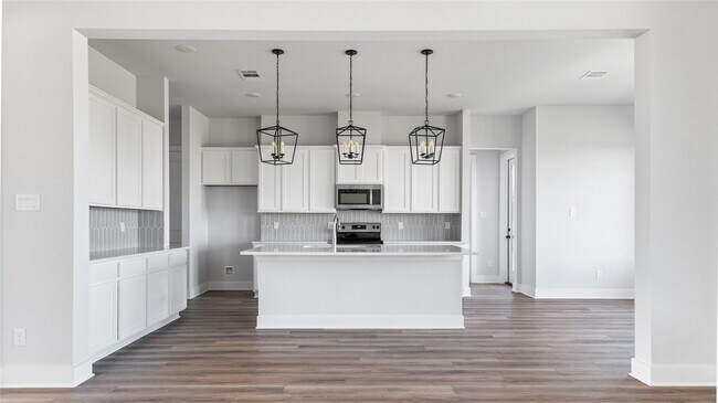 Building Photo - 3511 Palm Crest Dr
