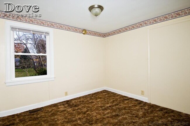 Building Photo - Coming Soon: 2BR, 1BA duplex (Do not apply without speaking with us first.)