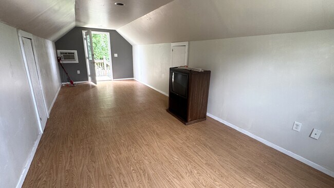 Building Photo - 3325 Claremont Ave