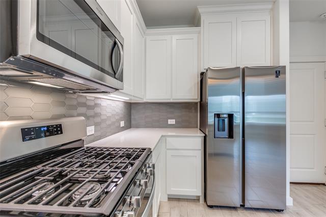 Building Photo - 3925 Cresthill Dr