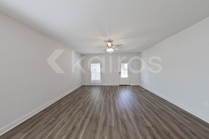Building Photo - 8025 Hendrick Dr