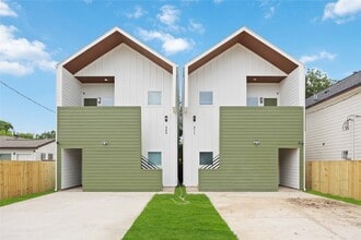 Building Photo - 309 Massachusetts St