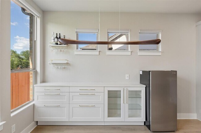 Building Photo - 1508 Cardinal Ln