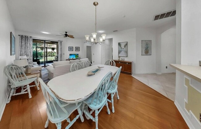 Building Photo - 313 Seneca Falls Dr