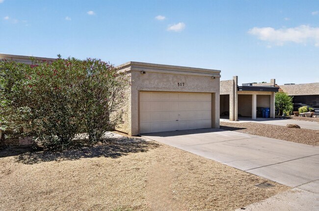 Building Photo - Modern Updated Tempe Townhome Near ASU & Downtown with Resort-Style Amenities