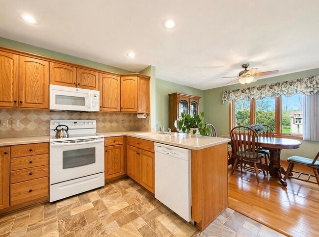 Building Photo - 209 Vivian Ln