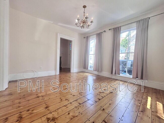 Building Photo - 32 Starr St