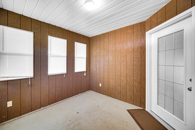 Building Photo - 2848 W 64th Ct