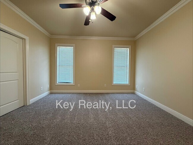 Building Photo - 5229 Rue De Chateau