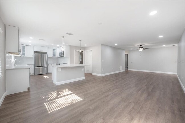 Building Photo - 6901 S Fitzgerald St