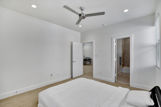 Building Photo - 5507 Robusto Pl