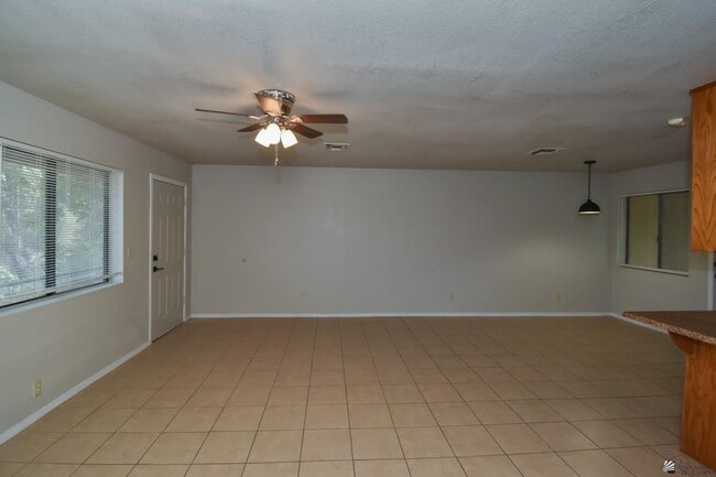 Building Photo - 1101 S Avenue C