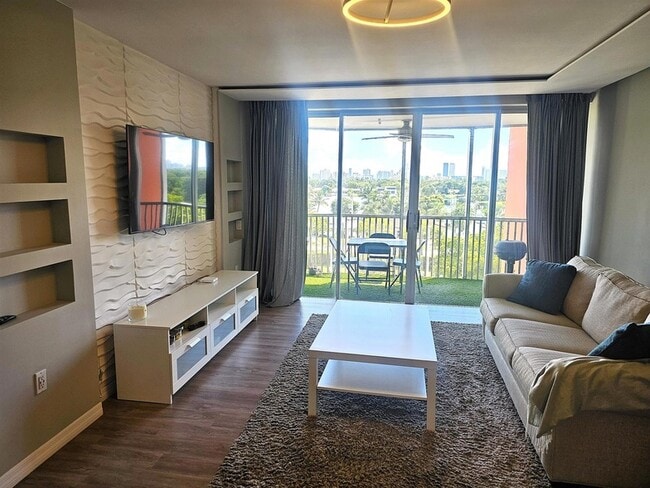 Building Photo - 1780 NE 191st St