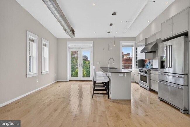 Building Photo - 1620 15th St NW