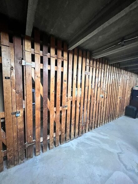 Building Photo - 1408 Hinman Ave