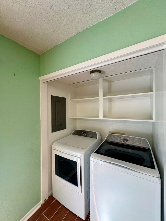 Building Photo - 7014 Troy St