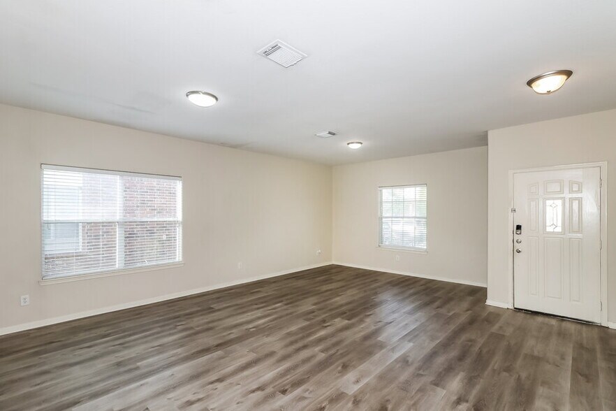 Building Photo - 2723 Durham Chase Ln