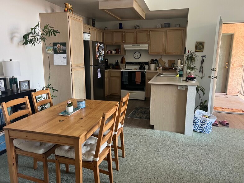 Building Photo - 17161 Alva Rd