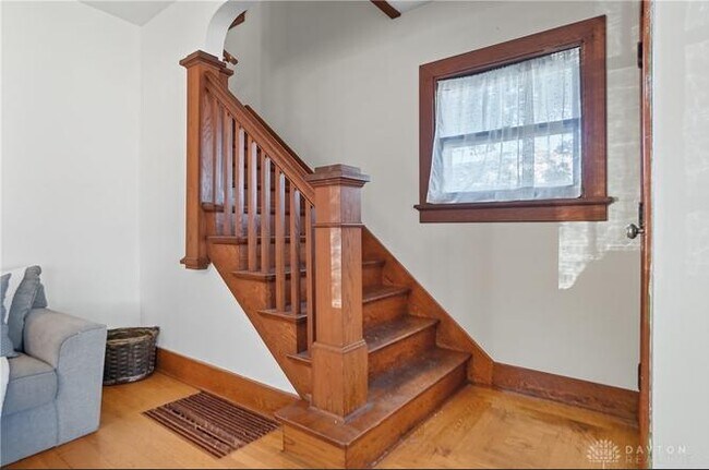 Building Photo - 518 Irving Ave