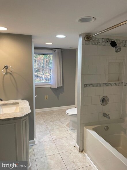 Building Photo - 6270 Davis Rd