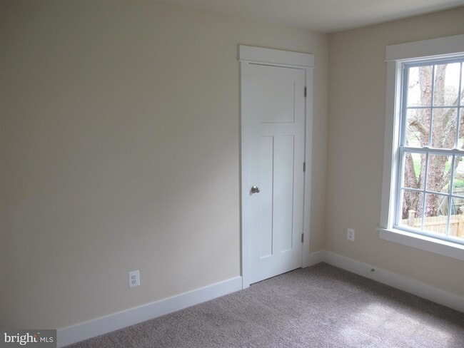 Building Photo - 43 Lee St