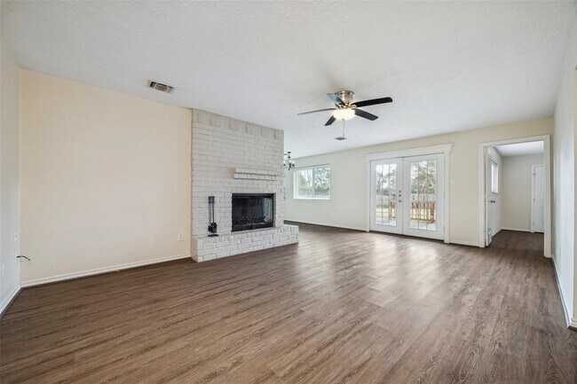 Building Photo - 103 Brigadoon Ln