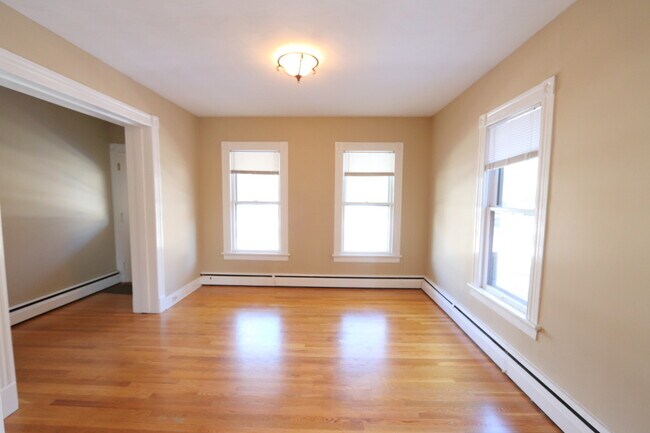 Building Photo - 72 N Whittlesey Ave