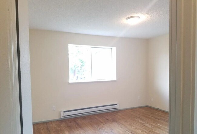 Building Photo - Desired NE Tacoma Community