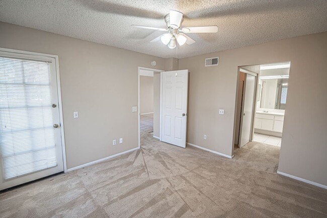 Building Photo - COMING SOON! Las Ventanas Community 2 Bedroom Condo in Valencia!