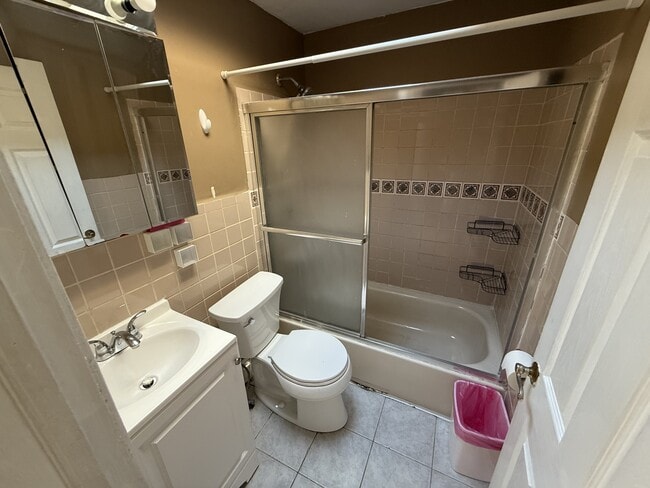 Building Photo - 419 Garden Ave