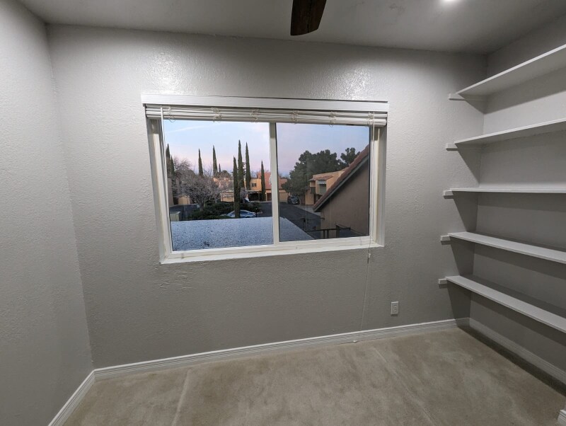 Building Photo - 1644 Lomaland Dr
