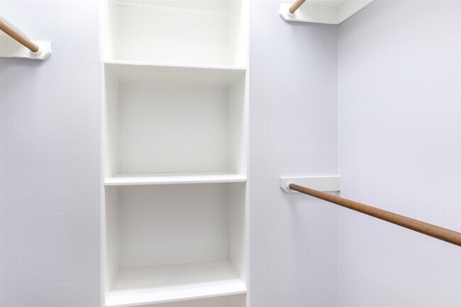 Building Photo - 18418 Hot Creek Ct