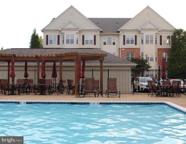 Building Photo - 6480 Cheyenne Dr