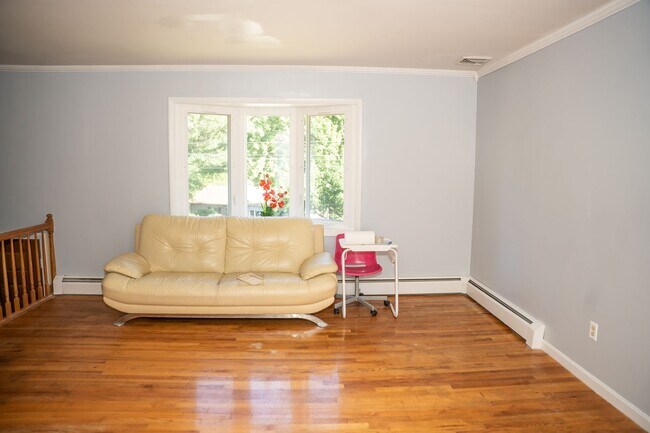 Building Photo - 1643 Colonial Manor Dr