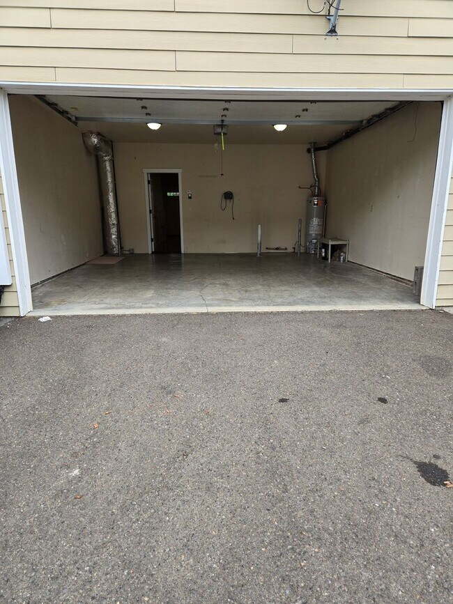 Building Photo - Excellent Condition & plenty of storage! Three levels + Attic Storage