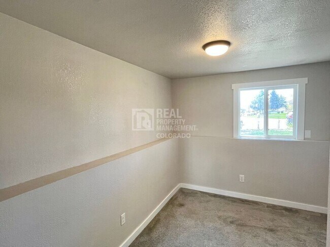 Building Photo - 7402 Treasure Trail Cir