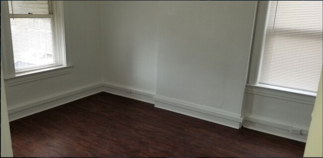 Building Photo - 3146 Keokuk St