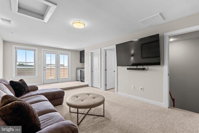 Building Photo - 9134 Kenway Ln