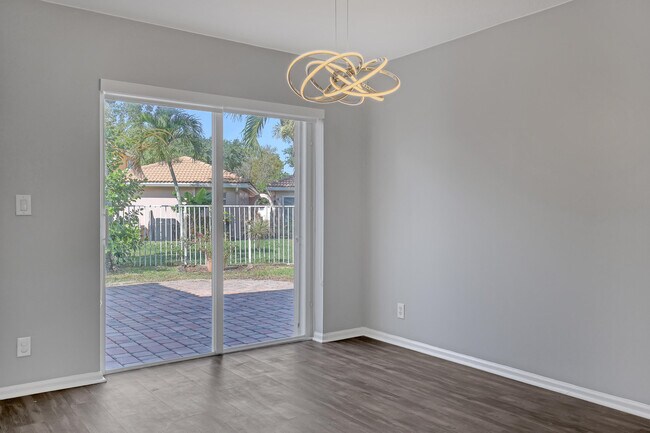 Building Photo - 3464 Commodore Ct