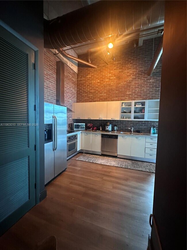 Building Photo - 1749 NE Miami Ct