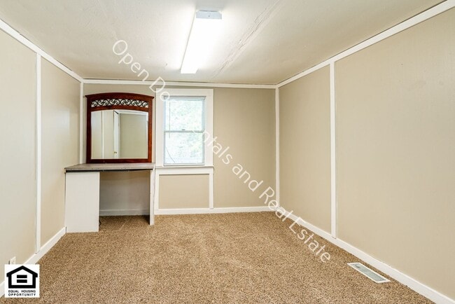 Building Photo - 2 bedroom home now available